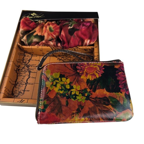 Patricia Nash Leather Wristlet & Scarf Set in Gift Box NWT - Picture 3 of 6